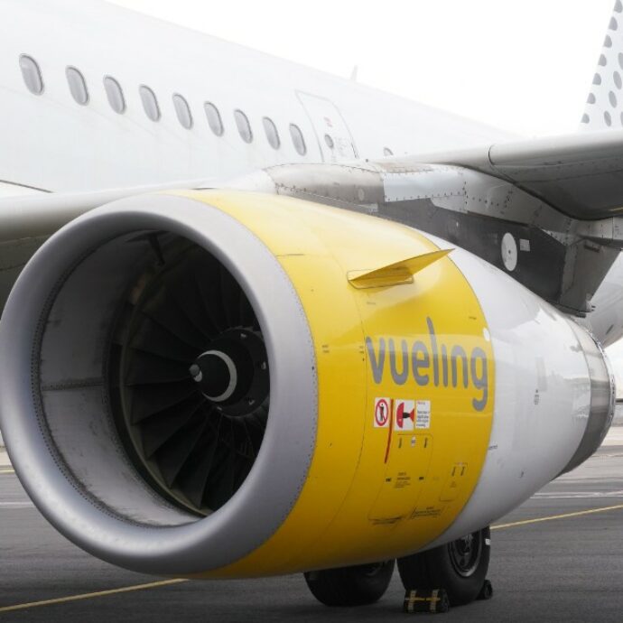 La classifica delle migliori compagnie aeree europee (e quelle da evitare) per ritardi e cancellazioni: Vueling bocciata, male anche Ryanair e Wizz Air