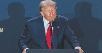 Trump ospiterà il G20 del 2026 nel suo golf club di Miami: “Mi piacerebbe venissero anche Putin e Xi Jinping”. Wp: “Pensa ai suoi interessi personali”