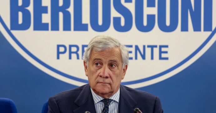 Statuto FI: una norma fa tremare la poltrona di Tajani