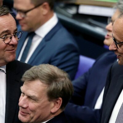 Copertina di Armi a Israele, 130 diplomatici si rivoltano a Berlino