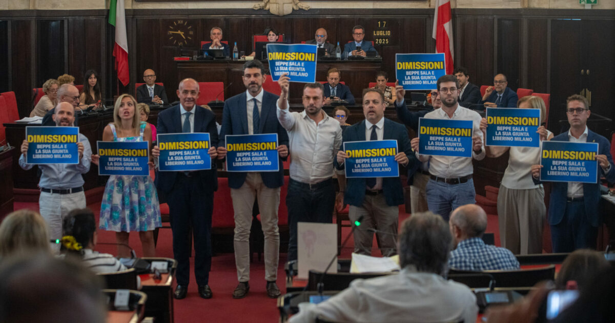 Inchiesta urbanistica, la destra milanese e quella “tiepida” opposizione a Sala: nel mirino le troppe assenze e il “rapporto collaborativo” col sindaco Inchiesta urbanistica, la destra milanese e quella “tiepida” opposizione a Sala: nel mirino le troppe assenze e il “rapporto collaborativo” col sindaco