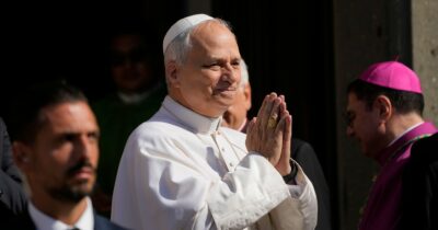 Copertina di “Il Papa non deve pagare le tasse negli Stati Uniti”: la proposta di legge sulla “protezione della sovranità santa” presentata al Congresso