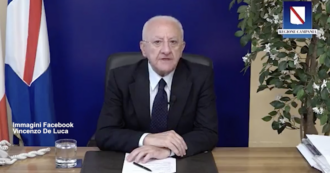 Copertina di De Luca: “Chi non ha fatto nulla in Campania negli ultimi 10 anni? I 5 Stelle. E a chi diamo la Regione? A loro”