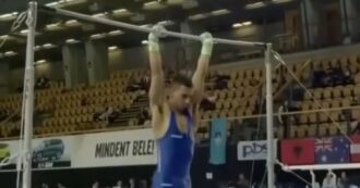 Ginnastica, Bonicelli cade agli anelli: operato al collo, è in coma farmacologico. L’Italia ritira il team maschile dalle Universiadi