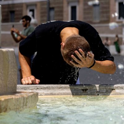 Copertina di Nuova ondata di caldo e afa, undici città con il bollino giallo e due con quello arancione