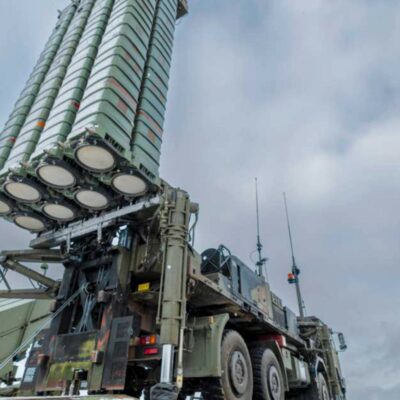 Copertina di Due missili perduti nel mare sardo: uno può esplodere