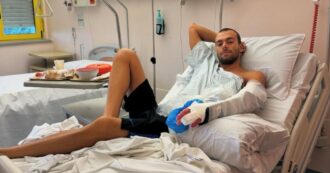 Paltrinieri scherza dopo l’intervento a dito e gomito: “Mi hanno anche offerto un kg di pizza”. Quando torna il nuotatore italiano