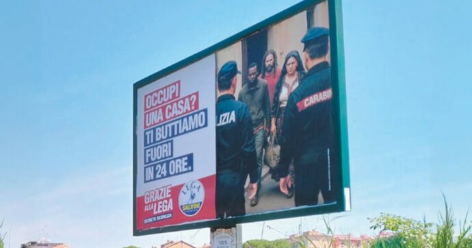 Roma rimuove manifesti Lega: “Razzisti”. Salvini: “È censura”