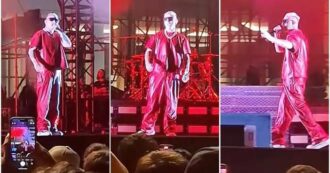 Copertina di “Ha venduto 250mila biglietti, abbiate rispetto. Ve lo chiedo per favore”: Lazza difende Ultimo, l’appello ai fan durante il concerto – VIDEO