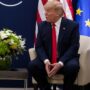 Copertina di Dazi, raggiunta l’intesa: tariffe al 15% per l’Ue. Trump: “L’Europa acquisterà 750 miliardi di energia e un’enorme quantità di armi dagli Usa”