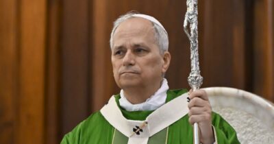 Copertina di Gaza, Papa Leone XIV: “Gravissima situazione umanitaria. La popolazione è schiacciata dalla fame”