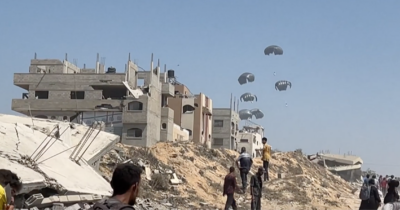 Copertina di Gaza, gli aerei militari della Giordania e degli Emirati Arabi Uniti sganciano 25 tonnellate di aiuti