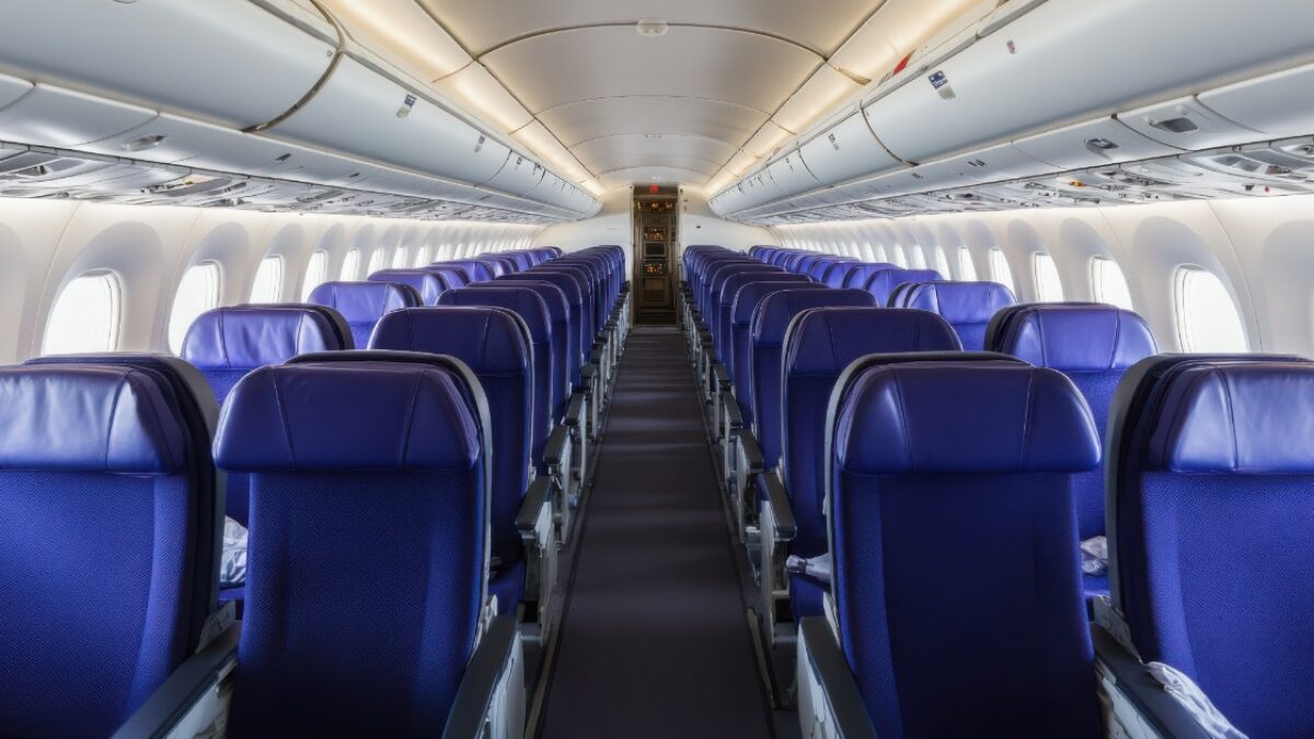 Tutti vogliono il sedile 11A in aereo, il “posto miracoloso” che ha salvato la vita all’unico sopravvissuto del disastro Air India: è davvero la “poltrona della salvezza”?