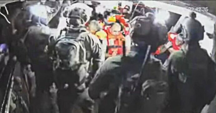 Freedom Flotilla, arrestato l’equipaggio: ci sono anche due attivisti italiani. Tajani: “Firmino per partire o sarà rimpatrio forzato”