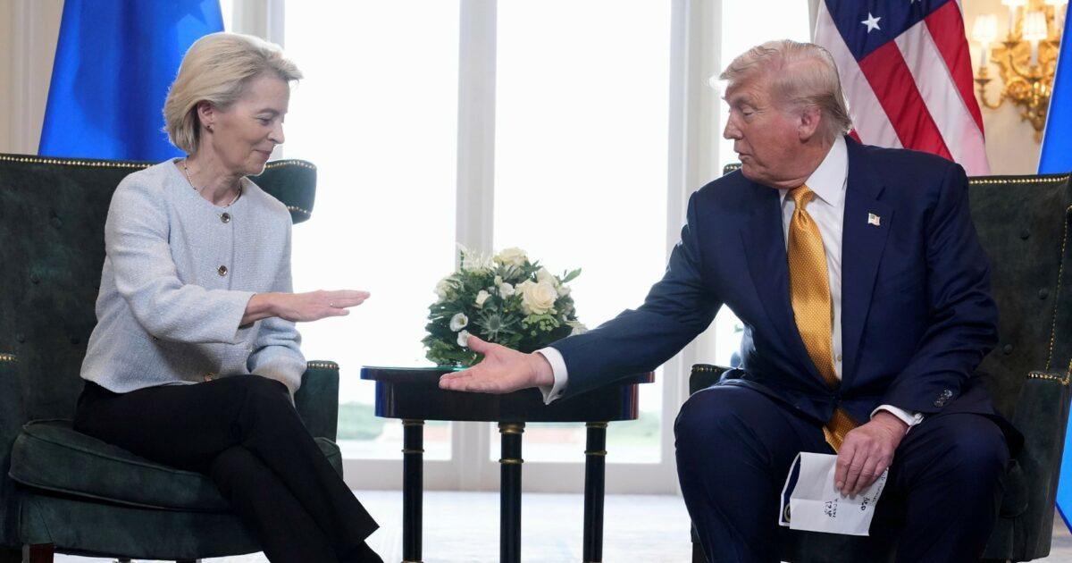 In Edicola sul Fatto Quotidiano del 28 Luglio: Dazi, la resa di Ursula a Trump: 15% e 750 miliardi In Edicola sul Fatto Quotidiano del 28 Luglio: Dazi, la resa di Ursula a Trump: 15% e 750 miliardi