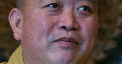 Copertina di “Appropriazione indebita e relazioni con donne”: sotto inchiesta l’abate del Tempio Shaolin, culla del kung fu