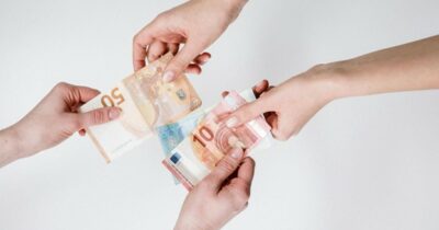 Copertina di Oltre il Dollaro: Come l’Esposizione a Euro e Yen Può Rafforzare il Tuo Portafoglio