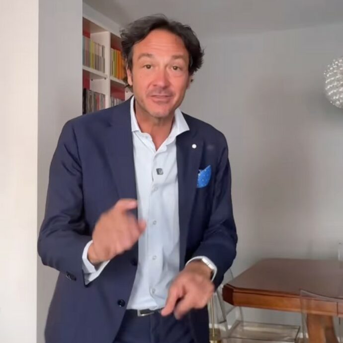 “La casa peggiore dove sono stato? A Mykonos. Una volta ho sbagliato civico e ho portato i clienti da un napoletano anziché da una tedesca”: Gianluca Torre rivela il suo errore più imbarazzante