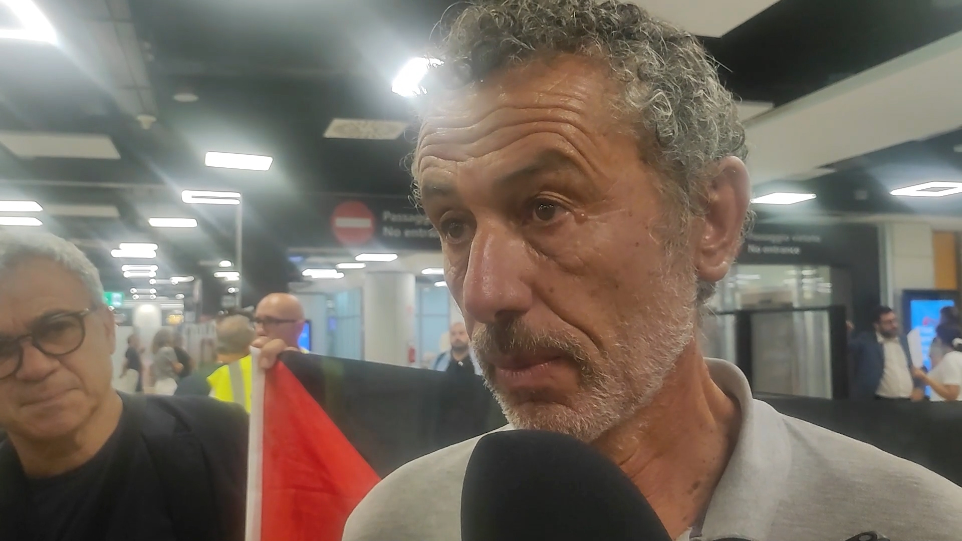 Ritorno Amaro per Mazzeo: L'Attivista della Freedom Flotilla Denuncia Trattamenti Inaccettabili e Chiede Rimpatri