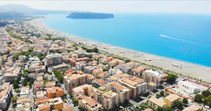 Praia, movida vietata per i minori di 14 anni