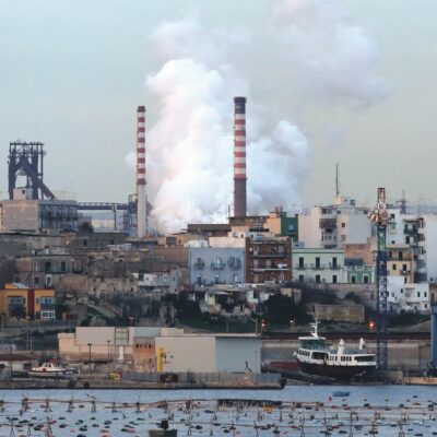 Copertina di Ilva, Jindal smentisce Urso: “Non serve la nave per il gas”