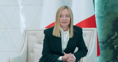 Copertina di Dazi al 15%, Meloni si finge soddisfatta, ma già pensa a sussidi coi fondi del Pnrr