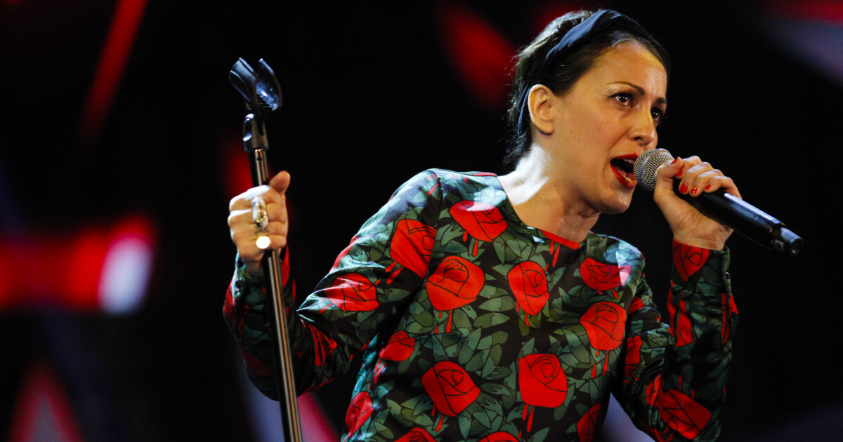 licenziata dalla mia major via mail ho preso anche tante porte in faccia e no a sanremo ora navigo a vista e ho firmato per un nuovo progetto lo sfogo di syria