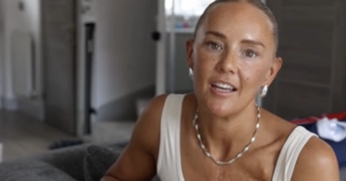 “Sono morta per 17 minuti mentre mi allenavo in palestra. Ho visto tutti dall’alto mentre i medici cercano di rianimarmi”: la storia di Victoria Thomas