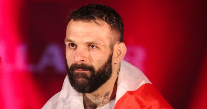 Alessio Sakara vince all’esordio nel BKFC a Philadelphia. Ora il titolo Mondiale in Italia: “Tutto porta a una sfida epocale”