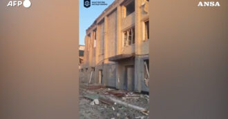 Copertina di Attacco russo su un penitenziario a Zaporizhzhia: almeno 17 morti. Le immagini dell’istituto colpito