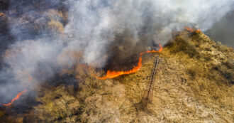 Allarme incendi: ritardi e miopia bruciano l’Italia insieme agli inneschi. La politica? Tappabuchi legata solo all’emergenza
