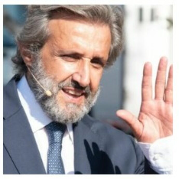 Flavio Insinna torna in Rai (scelto da Carlo Conti): ecco cosa farà