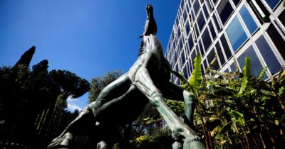 Copertina di Arriva  il testo della riforma Rai: i partiti  in alto mare, corsa a evitare la multa Ue