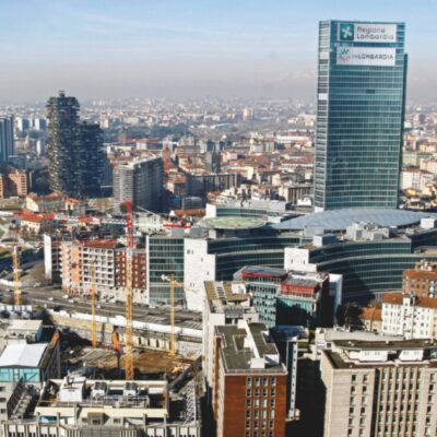 Copertina di Milano, all’esame della Gdf i finanziatori esteri delle torri