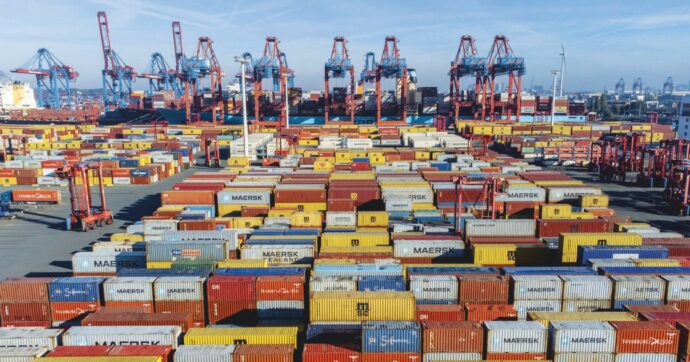 Con i dazi più soldi all’erario Usa, ma l’80% dei costi li pagano gli americani