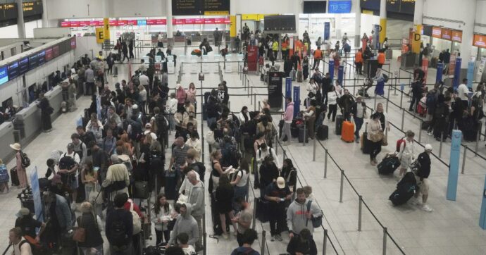 Fallito FlyGo, il portale dei voli low cost che ha beffato migliaia di viaggiatori: cosa può fare chi ha subito un danno