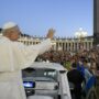Copertina di Giubileo dei giovani a Roma, il debutto di Leone XIV con i ragazzi del mondo e la sfida alla generazione Wojtyla