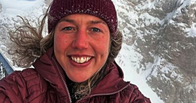 Copertina di Laura Dahlmeier è morta: la campionessa di biathlon era stata travolta da una frana. Aveva 31 anni