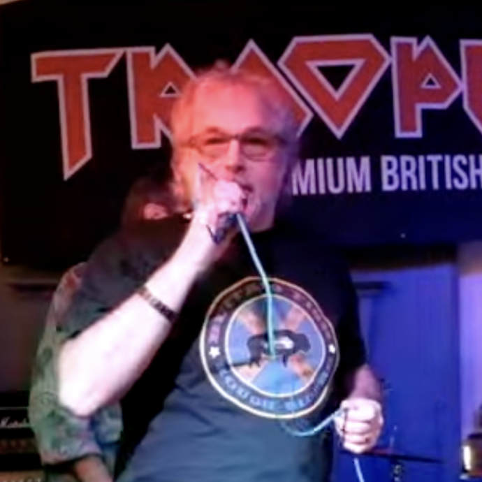 È morto Paul Mario Day, il primo cantante degli Iron Maiden: “Quando mi esibivo con loro eravamo solo una band da pub. Nessuno voleva ascoltarci”