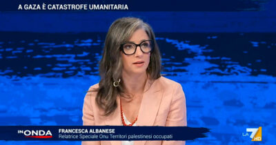 Copertina di Albanese a La7: “L’unica cosa legale che possono fare ora Israele e Usa per la Palestina è levarsi di mezzo”