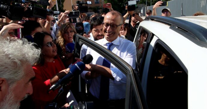 Inchiesta nelle Marche, Ricci (Pd) ai pm: “Non ne so nulla”. Lascia il cerino in mano ai suoi