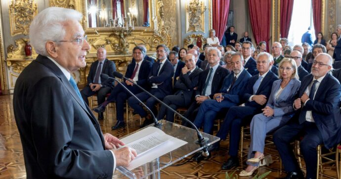 Mattarella boccia gli emendamenti-mancia di due decreti. E il governo adesso lo sfida