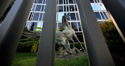 Copertina di Rai, riforma farsa: comandano i partiti.  Richiami pure dal Colle