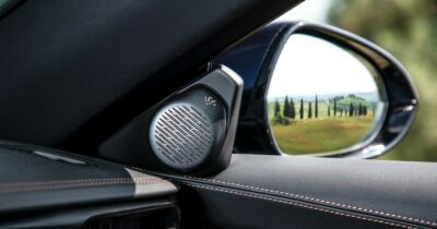 Copertina di Musica (di lusso) in movimento. La rivoluzione del suono nelle supercar