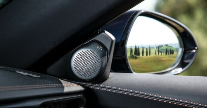 Musica (di lusso) in movimento. La rivoluzione del suono nelle supercar