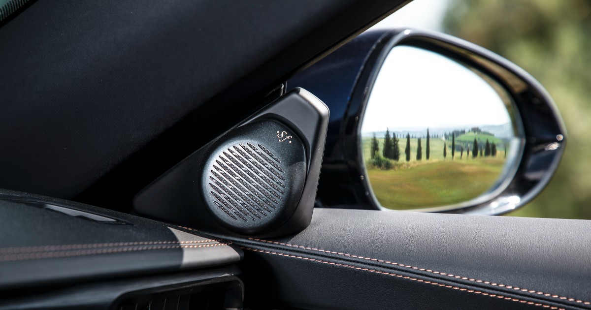 musica di lusso in movimento la rivoluzione del suono nelle supercar