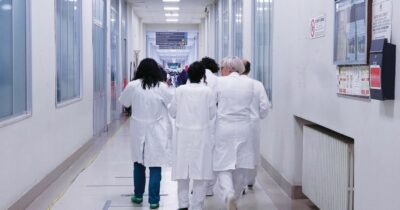 Copertina di Stop alle assunzioni di medici ‘gettonisti’