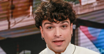 Copertina di “Sono cresciuto senza telefono fino ai 15 anni, papà Alessandro è stato rigido”: parla Leo Gassman