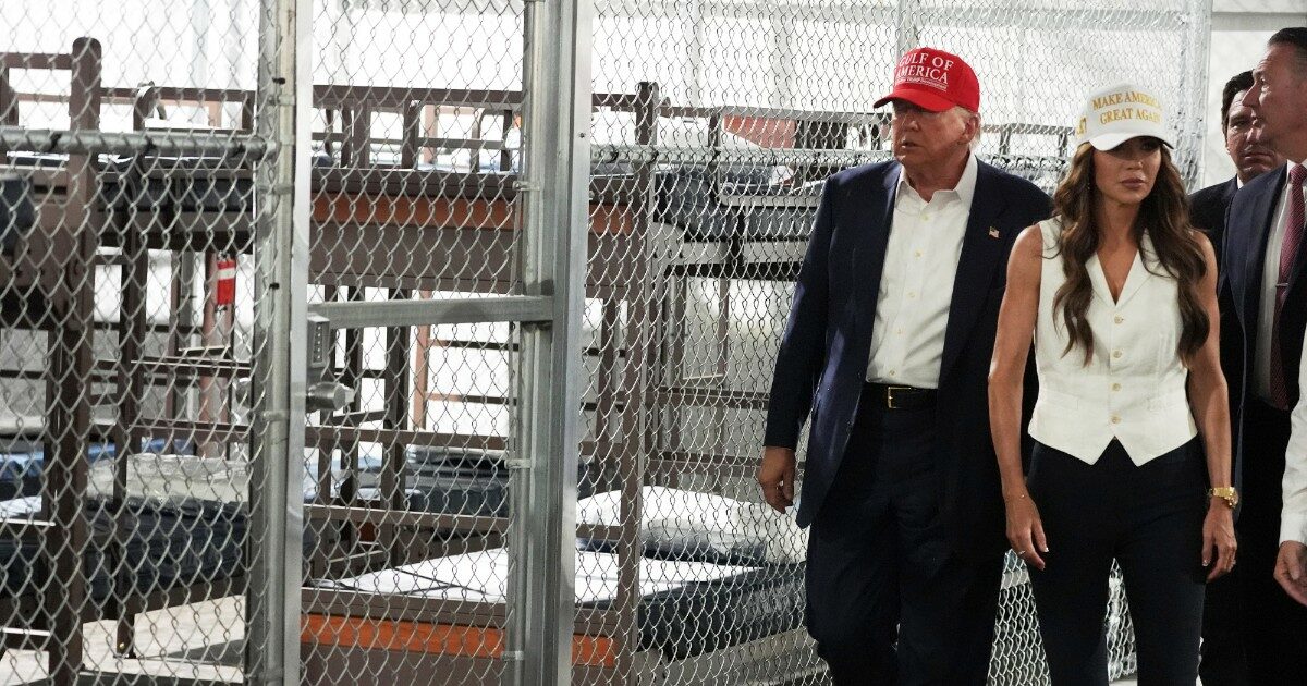 Fernando Eduardo Artese, uno degli italiani detenuti ad Alligator Alcatraz, è tornato in Italia Fernando Eduardo Artese, uno degli italiani detenuti ad Alligator Alcatraz, è tornato in Italia