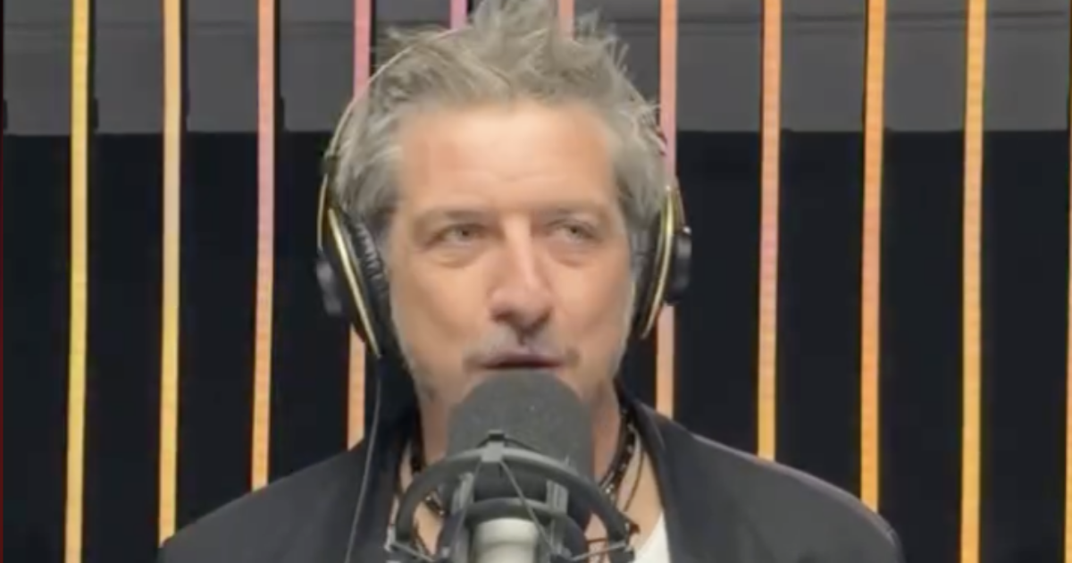 “Ho sentito troppi colleghi doversi giustificare… Interpretare Mussolini e dover garantire di essere antifascista è ridicolo”: parla Paolo Ruffini